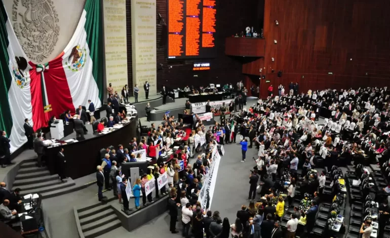 Aprueban diputados reforma constitucional en materia energética de AMLO