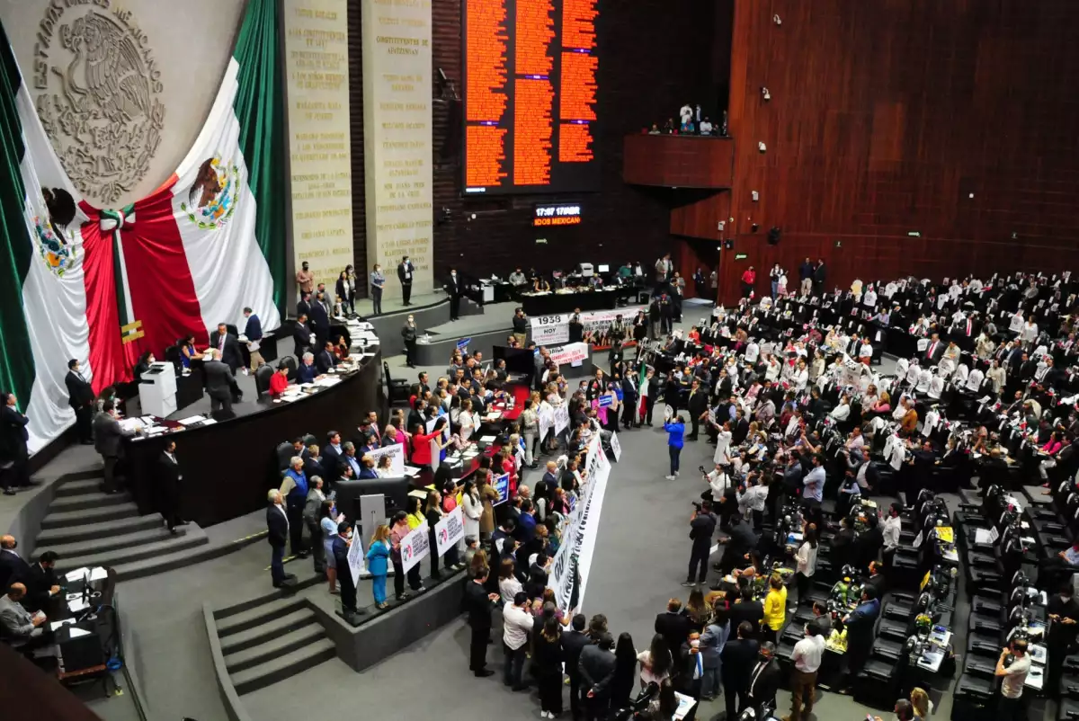 Aprueban diputados reforma constitucional en materia energética de AMLO