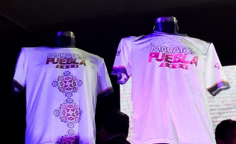 Presenta INPODE playera y medalla del «Maratón Puebla 2024»