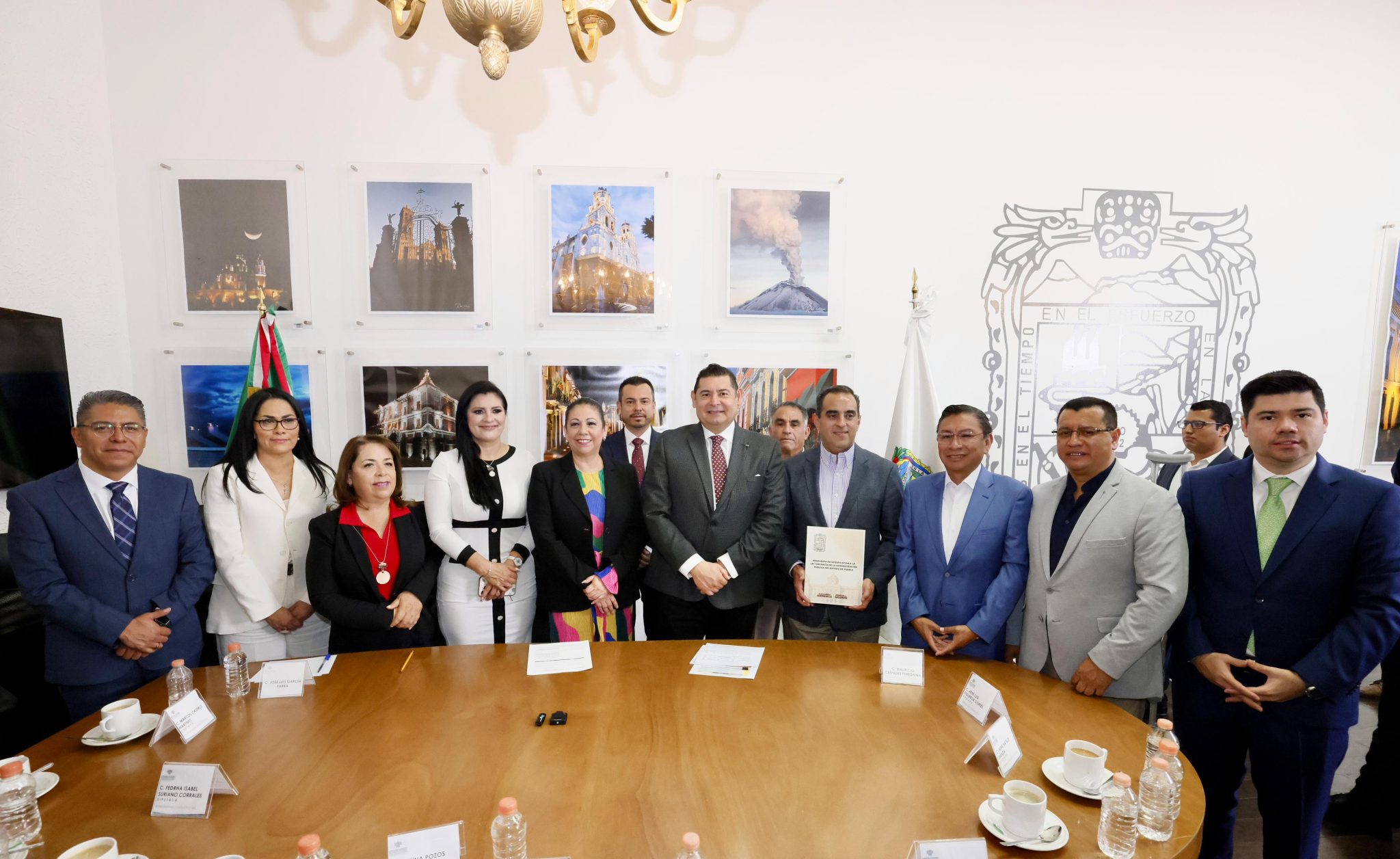 Alejandro Armenta presenta nueva Ley Orgánica de la Administración Pública Estatal