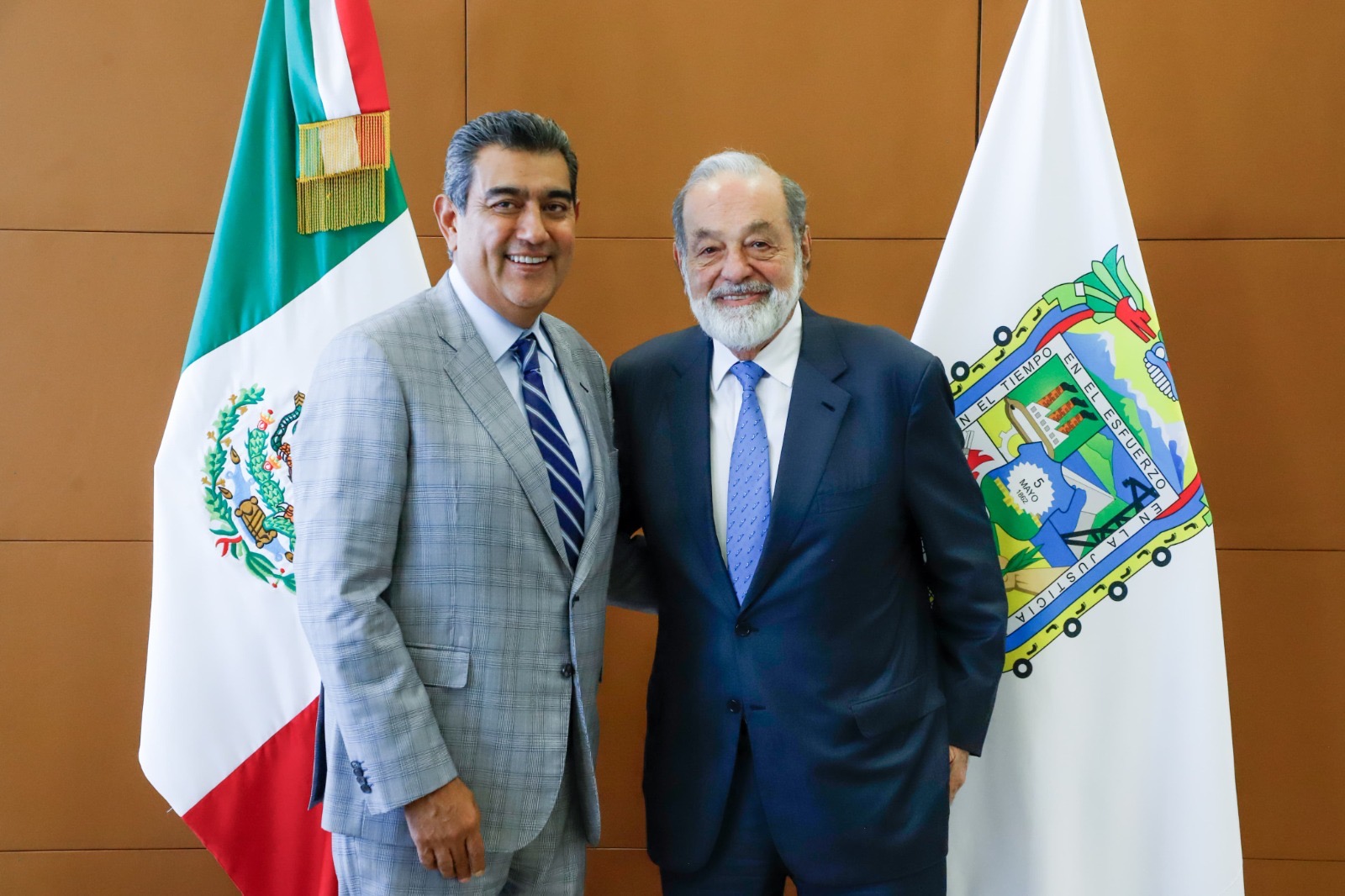 El titular del Ejecutivo, Sergio Salomón sostuvo una reunión con el empresario Carlos Slim Helú