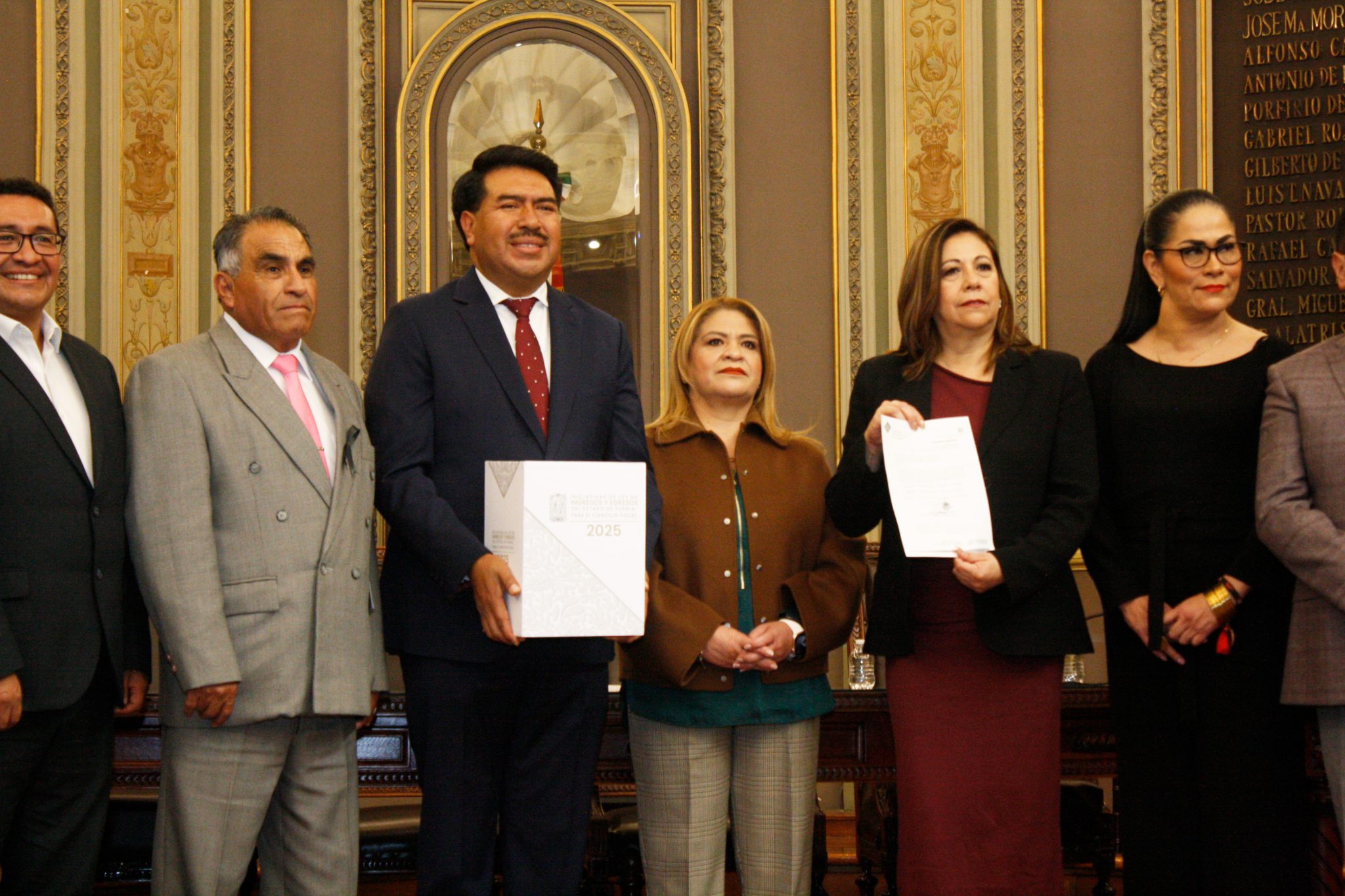 Refrenda Paquete Económico de Puebla 2025 compromiso de mantener finanzas sanas