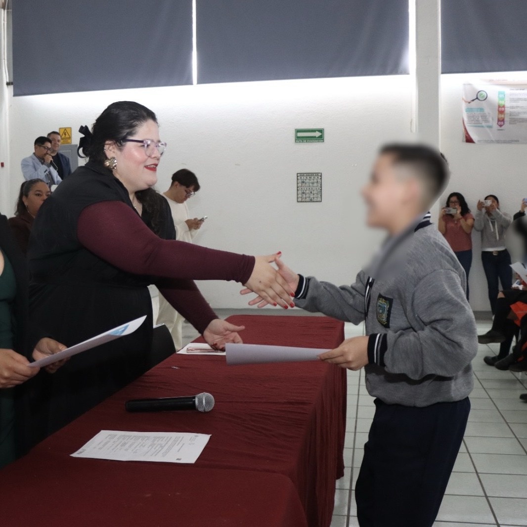 Entrega SEP 240 certificaciones del idioma inglés a estudiantes de básica