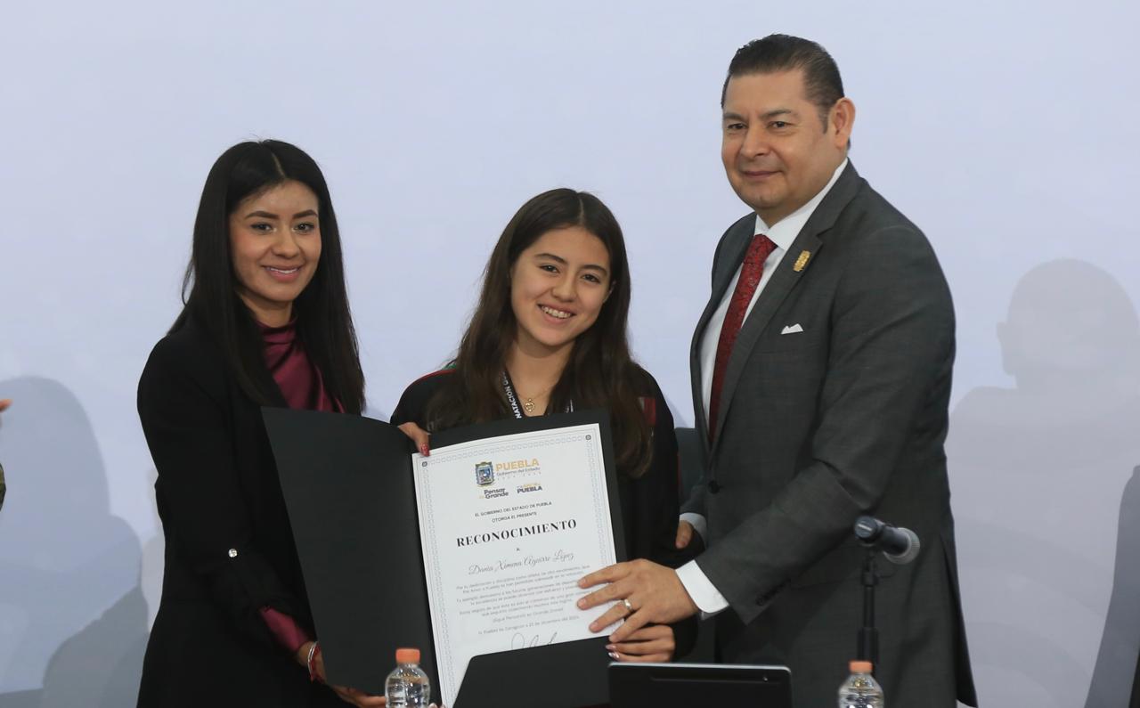Familias poblanas recibirán 50% de descuento en polideportivos estatales: Alejandro Armenta