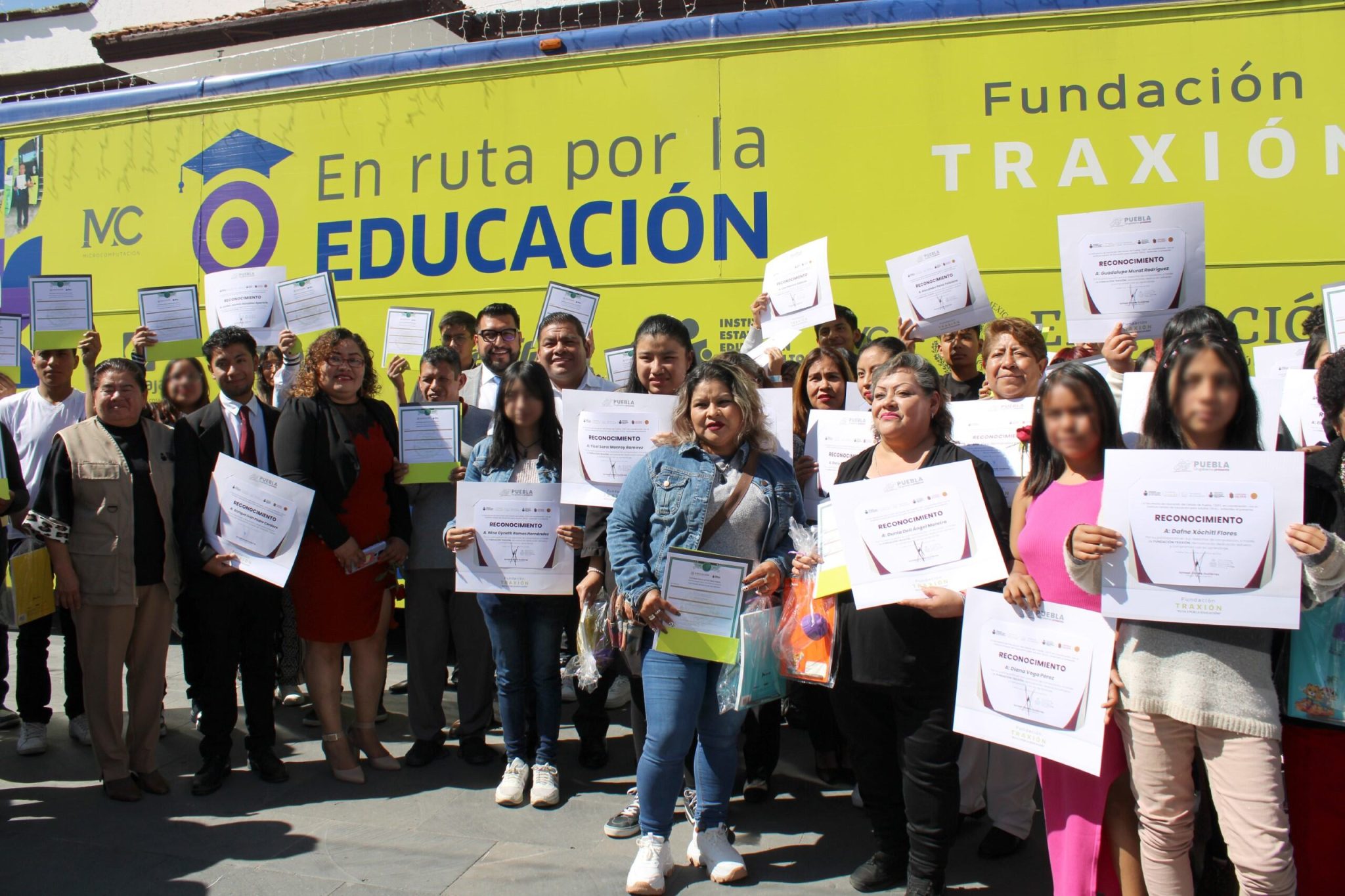Entrega IEEA certificados de educación básica del programa “Ruta por la Educación”