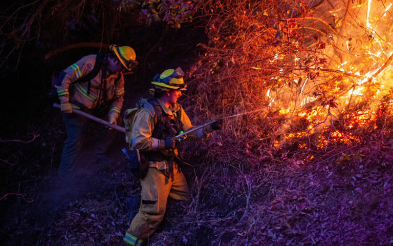 Devastación en California por incendios se agrava con el inicio de redadas para deportar migrantes