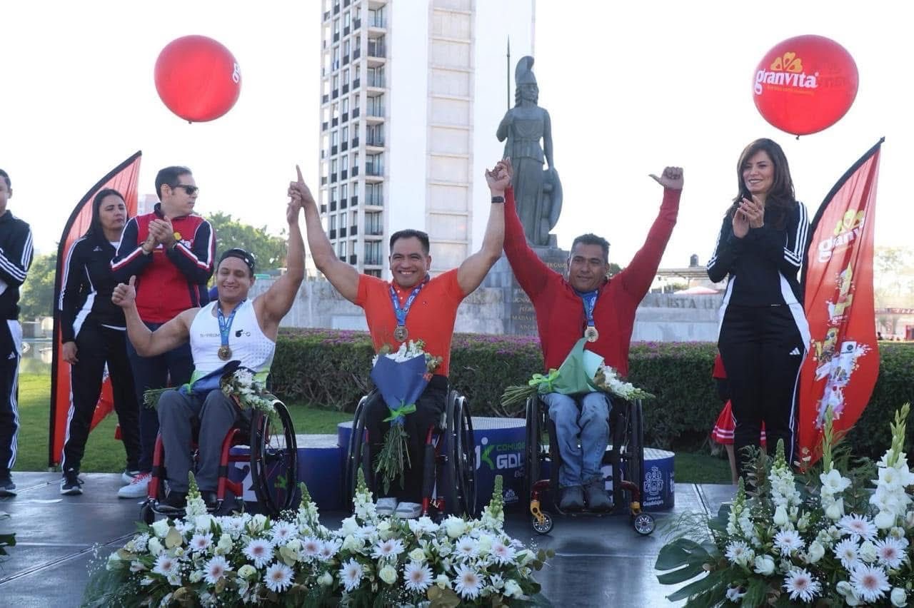 Para atletas poblanos conquistan el Medio Maratón de Guadalajara