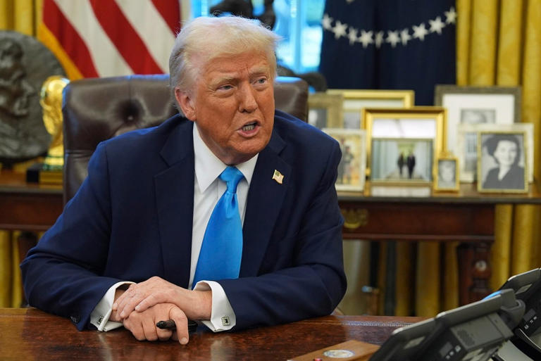 Trump veta a AP del Despacho Oval por no usar “Golfo de América”