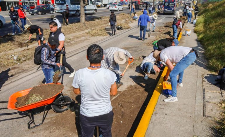 Policía Auxiliar realiza faena comunitaria en Carretera Federal Puebla-Tlaxcala