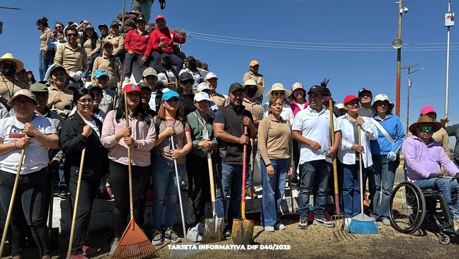 SEDIF realiza faenas comunitarias en 24 puntos de Puebla para dignificar espacios públicos