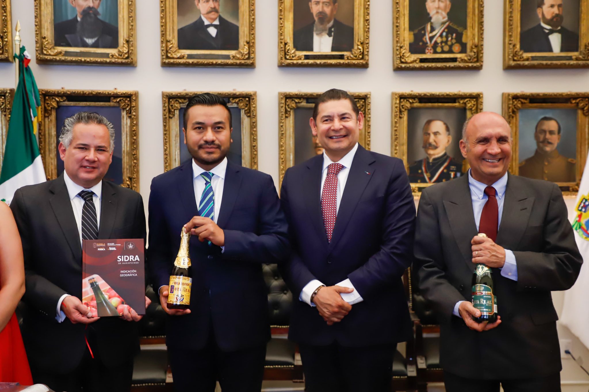 Puebla e IMPI firman convenio para proteger la propiedad industrial y la sidra de Huejotzingo