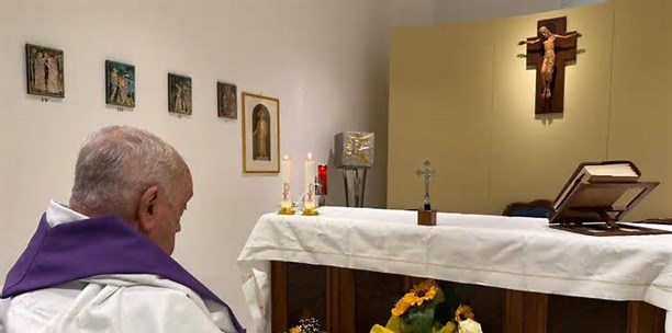 Vaticano publica la primera imagen del papa francisco desde su hospitalización