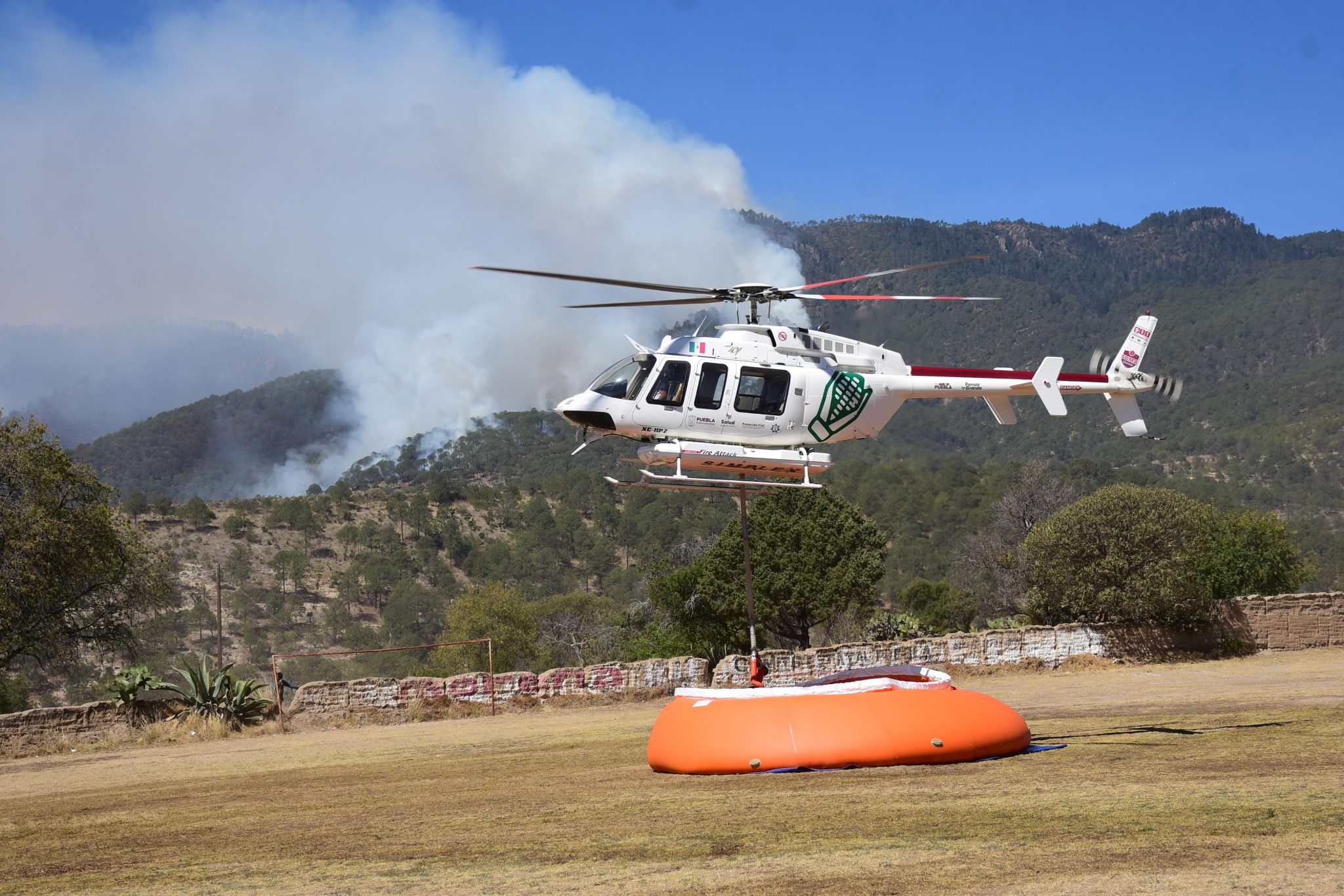 Refuerzan combate a incendios forestales con apoyo aéreo y trabajo interinstitucional