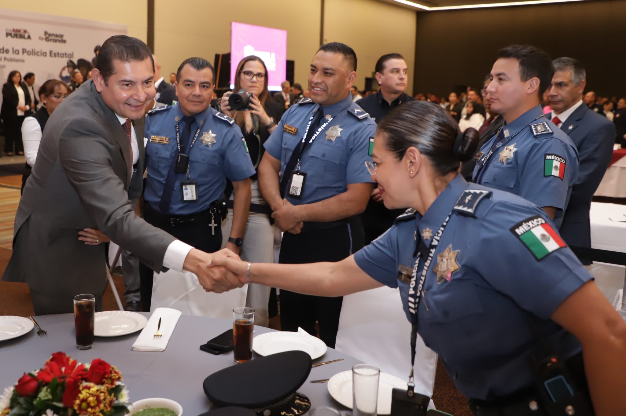 Armenta anuncia apoyos históricos para dignificar la labor policial en Puebla