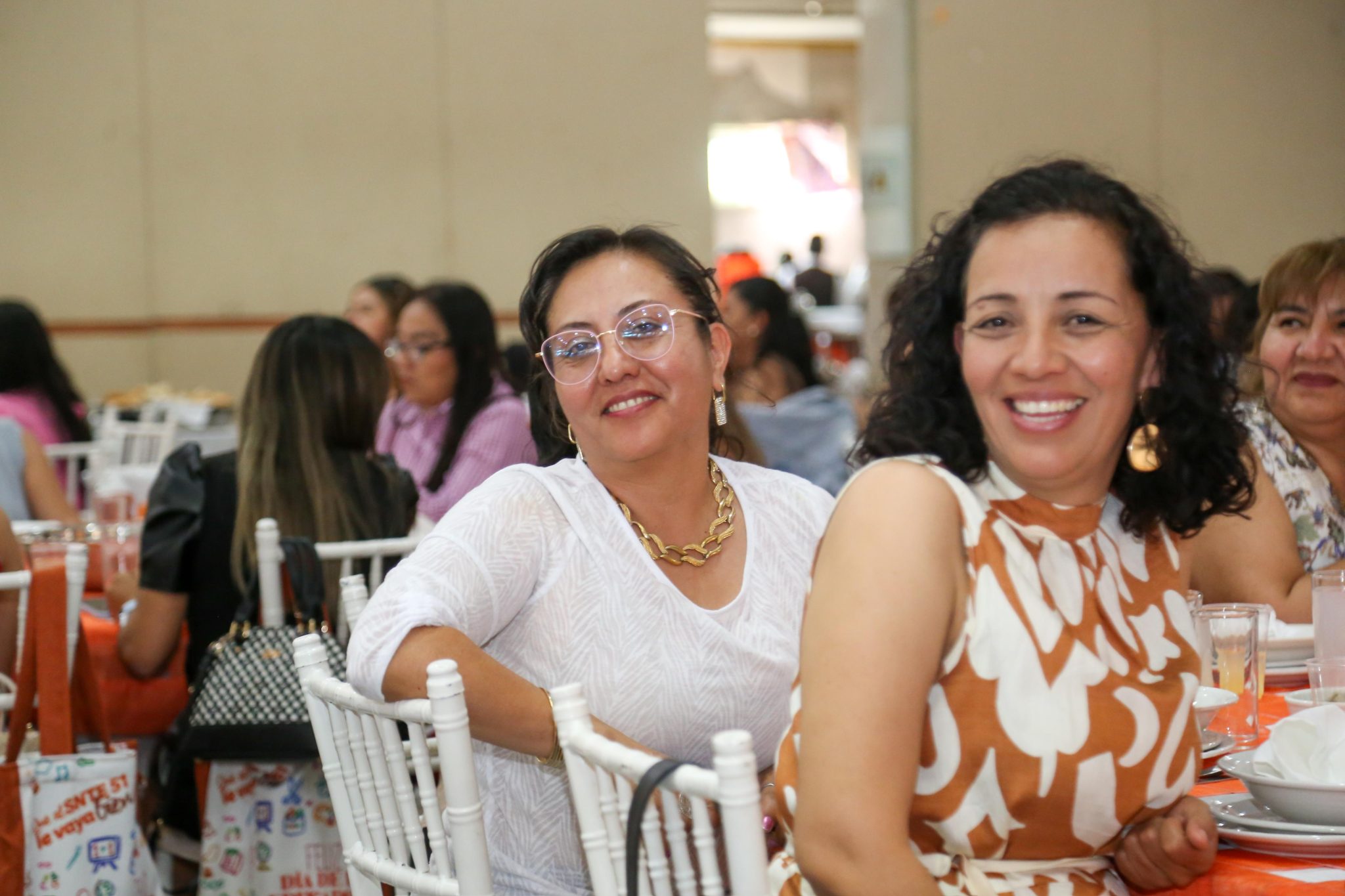 Reconocen a educadoras poblanas por su impacto en el futuro de la sociedad