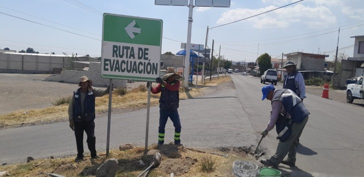 Reemplazan señalética en rutas de evacuación del Volcán Popocatépetl
