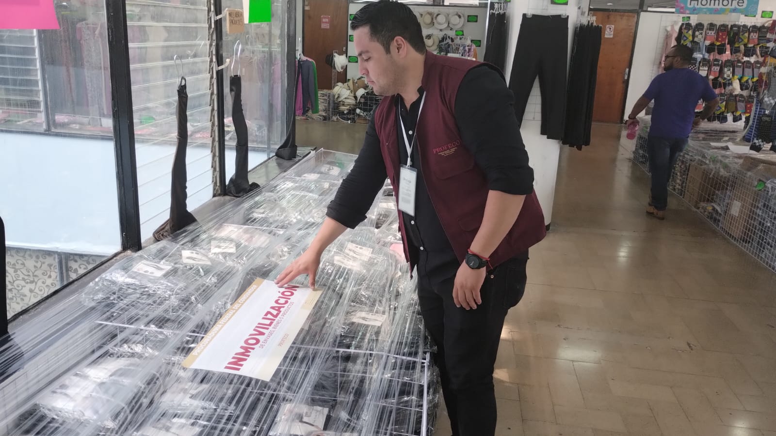 Suspenden venta de productos en tienda de importaciones por incumplir normas laborales y de etiquetado