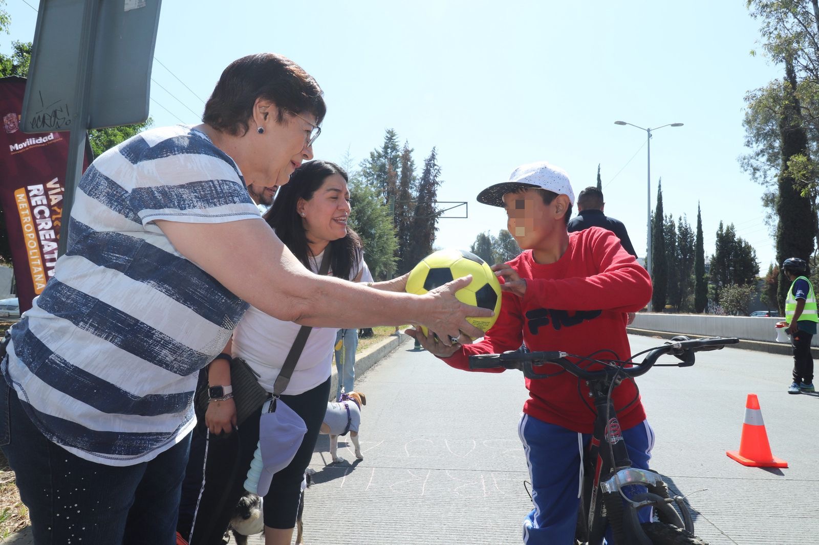 Familias poblanas celebran el Día del Niño en exitosa edición de la Vía Recreativa Metropolitana