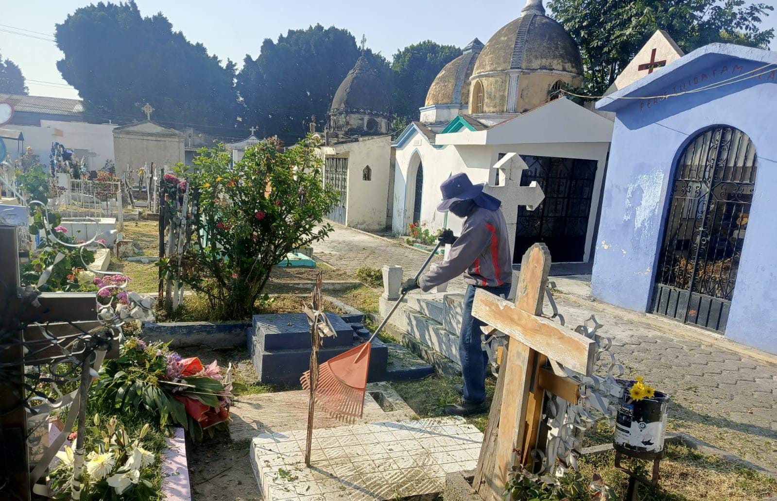 Panteones de Cholula, listos para recibir a miles por el Día de las Madres