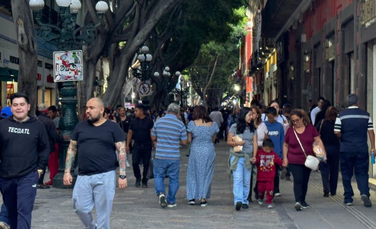 Reordenamiento del comercio mejora tránsito peatonal en el Centro Histórico de Puebla
