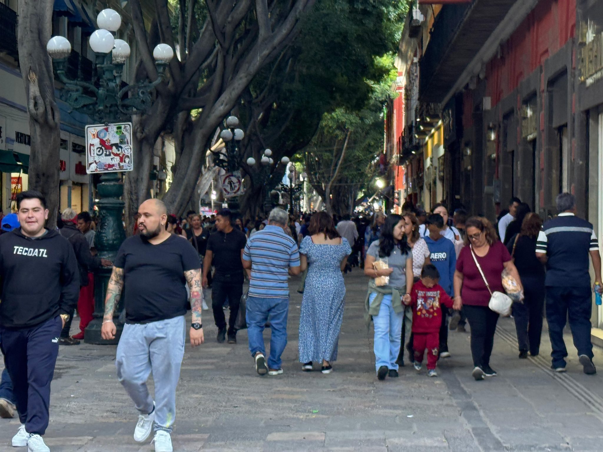 Reordenamiento del comercio mejora tránsito peatonal en el Centro Histórico de Puebla