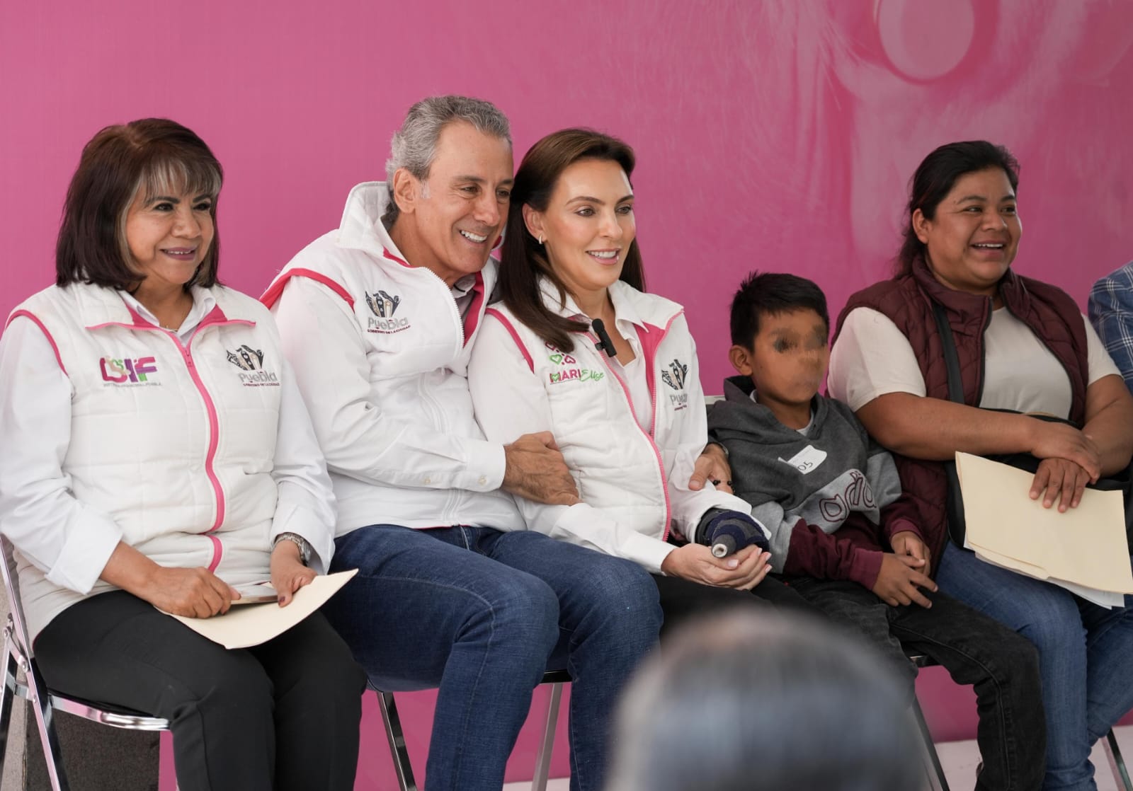 “Oír para Vivir” cambia la vida de 50 personas con apoyos auditivos en Puebla Capital
