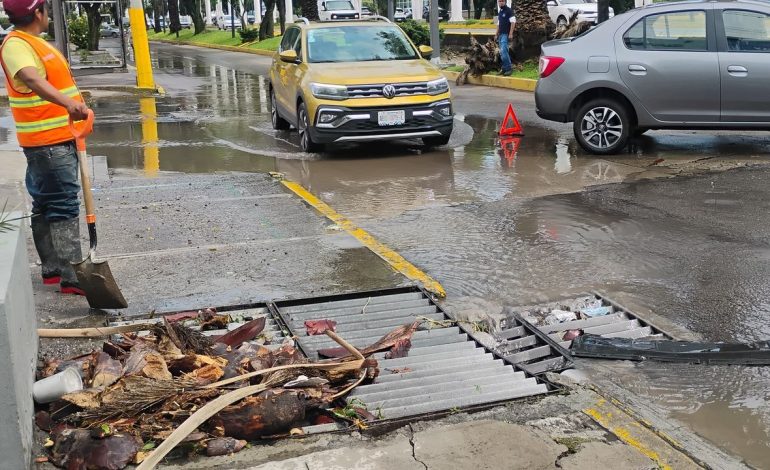 Atiende Agua de Puebla encharcamientos tras intensa lluvia en la ciudad