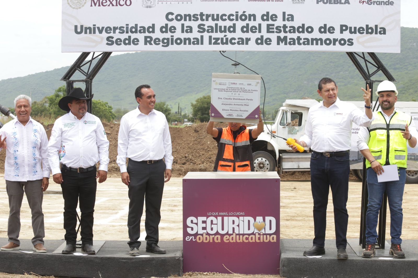 Mixteca tendrá universidad para formar médicos