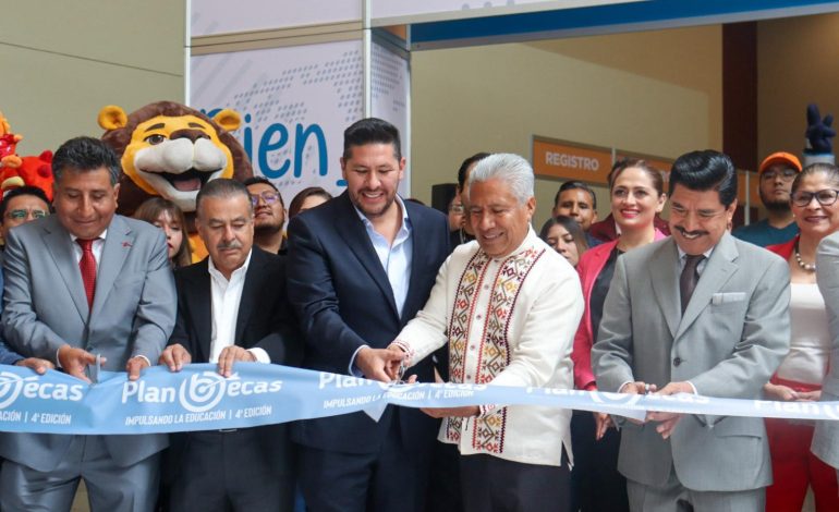 Lanzan en Puebla el Plan Becas para ampliar acceso a la educación superior