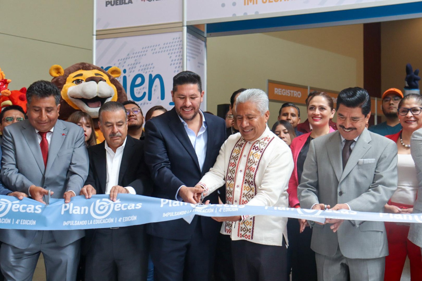 Lanzan en Puebla el Plan Becas para ampliar acceso a la educación superior