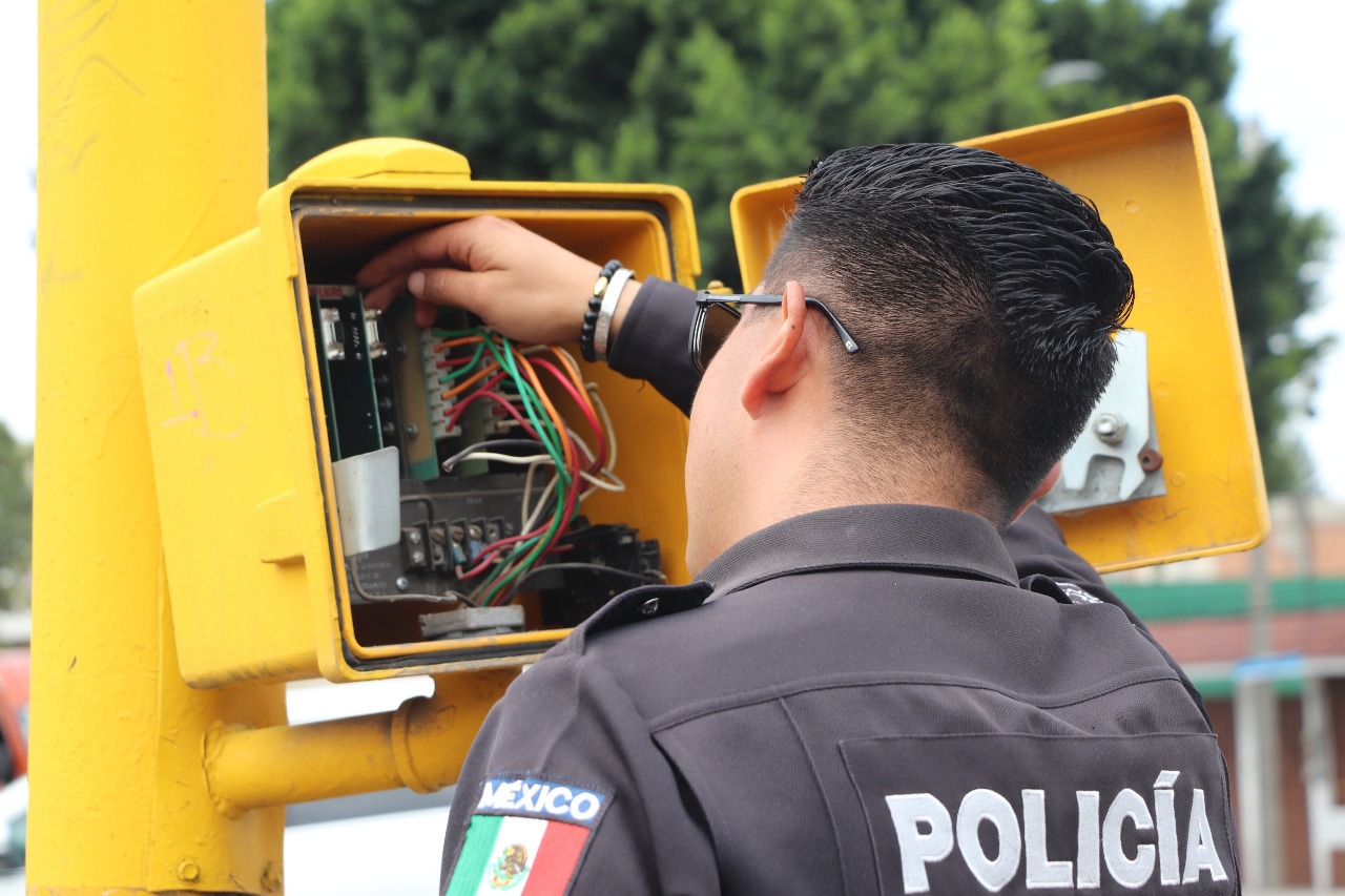 San Pedro Cholula moderniza semáforos para mejorar movilidad