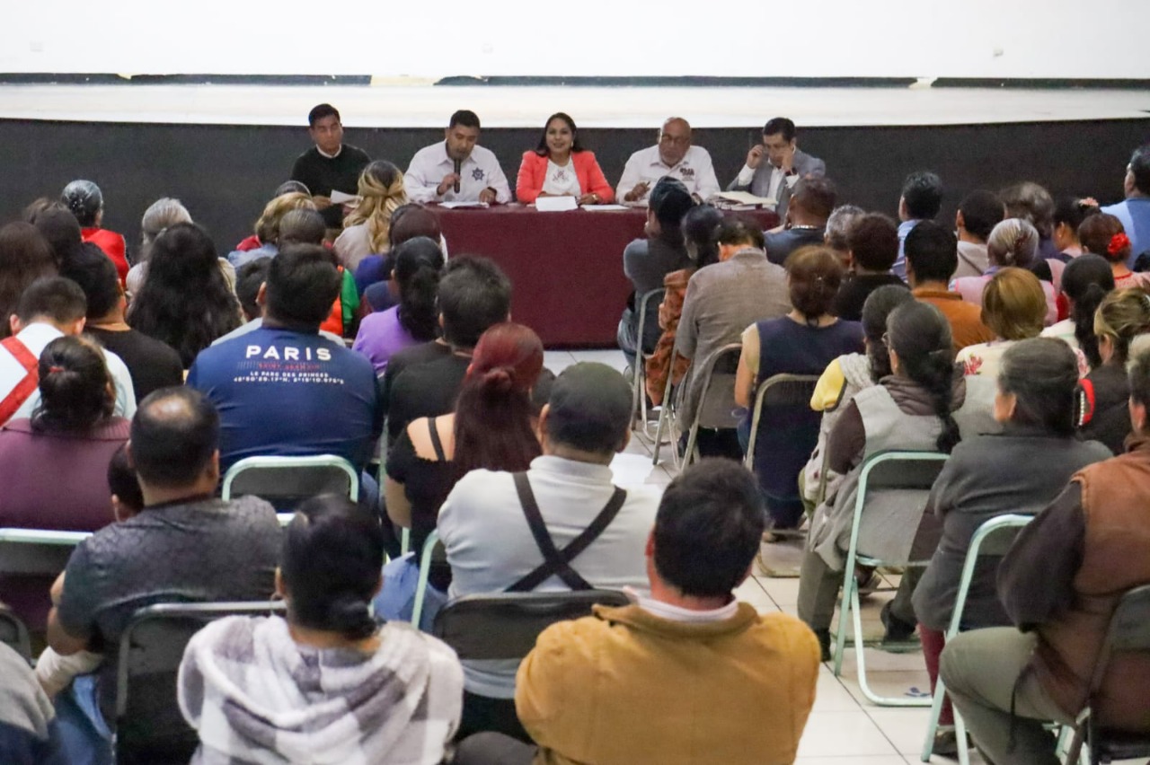 Mantienen acciones de seguridad en mercado de Cholula, Tonantzin se reunió con comerciantes