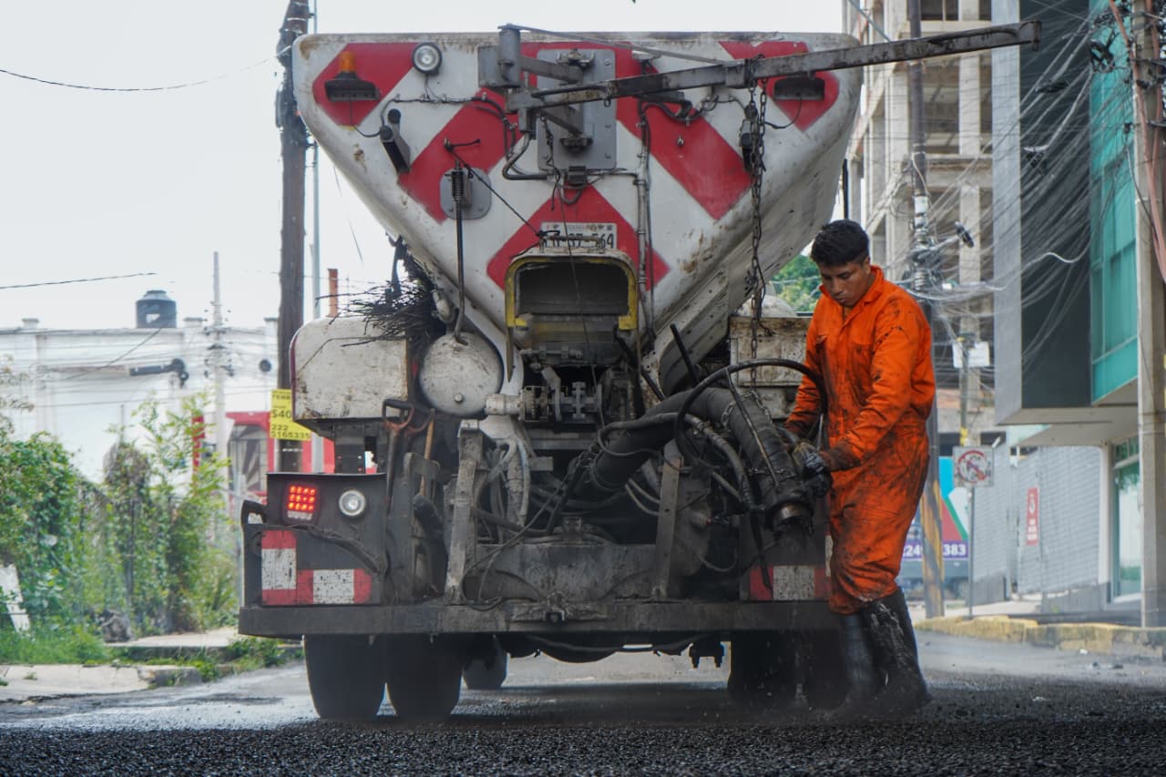 Intensifica Ayuntamiento de Puebla labores de bacheo con plan integral de mantenimiento vial