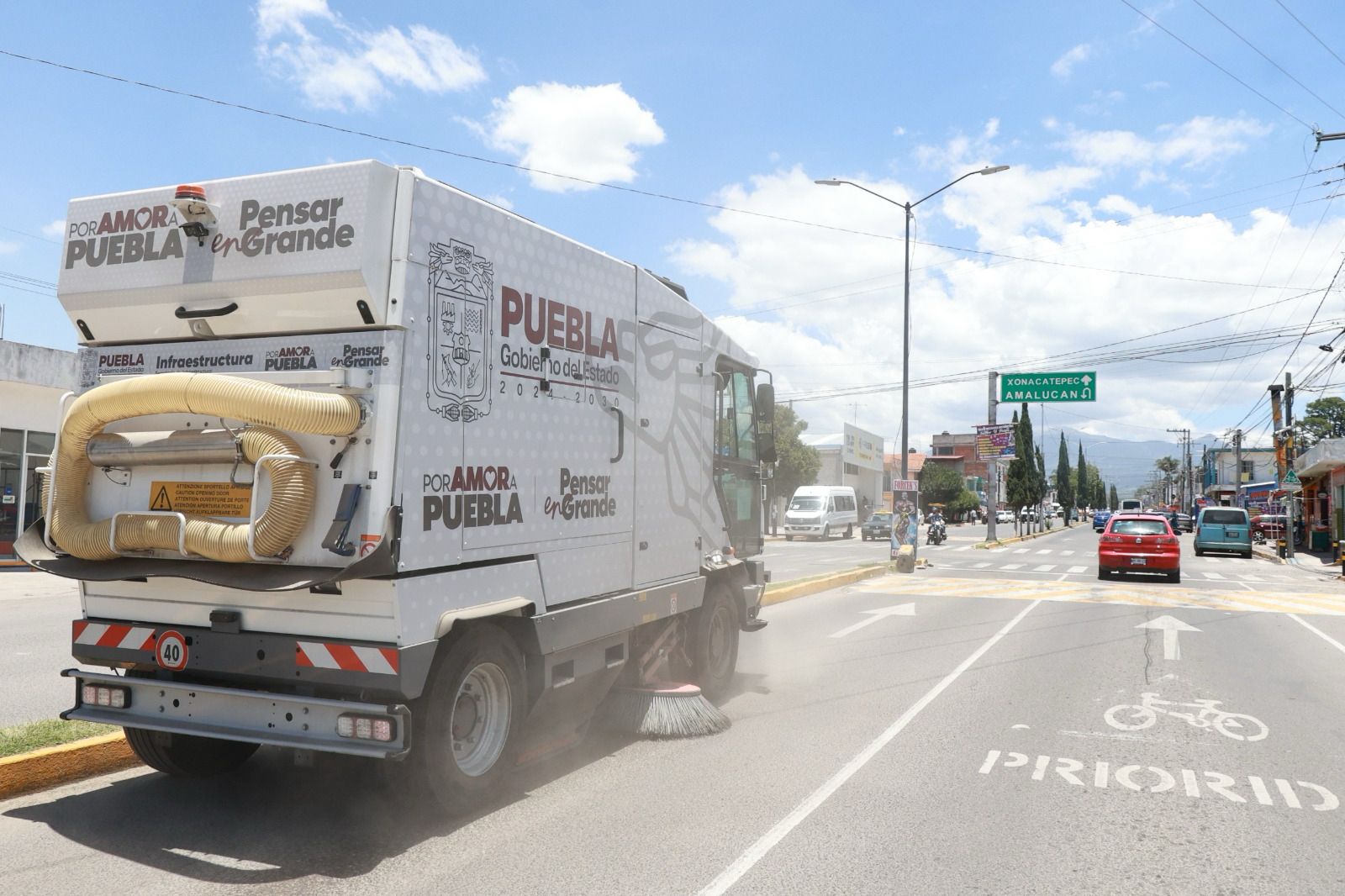 Gobierno de Puebla moderniza limpieza urbana con Barredoras Mecánicas en Cholula y la capital