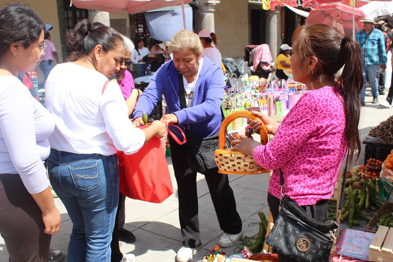 Tradición milenaria del Trueque cobra vida en San Pedro Cholula