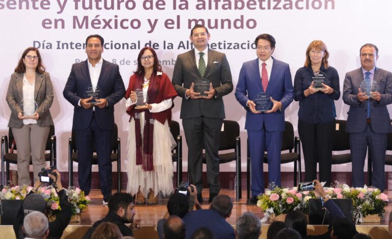 México se acerca a la Bandera Blanca contra el analfabetismo: Mario Delgado