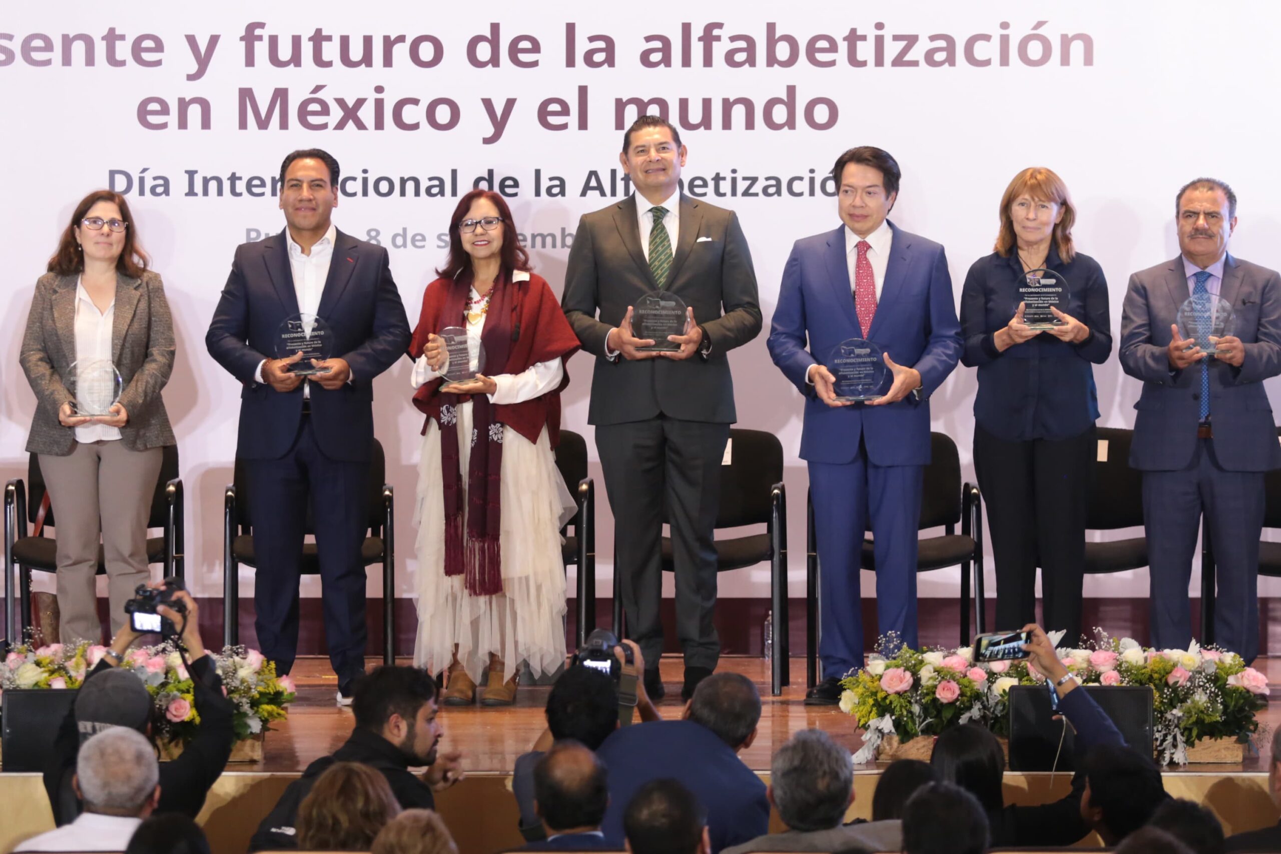 México se acerca a la Bandera Blanca contra el analfabetismo: Mario Delgado