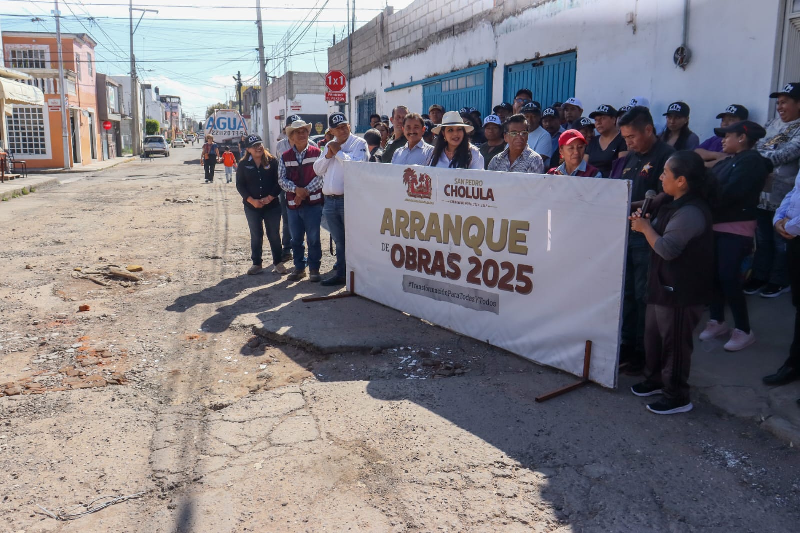 Tonantzin Fernández arranca nueva obra vial y refuerza programa “Bachetón” en San Pedro Cholula