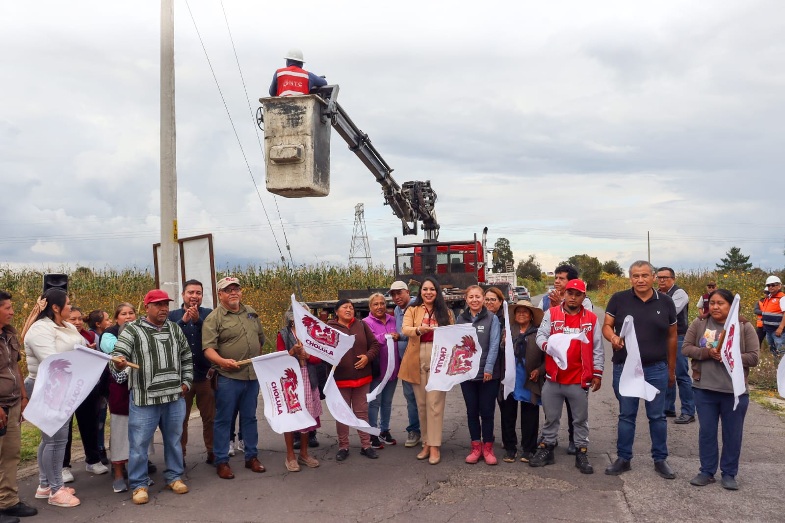 Tonantzin Fernández enciende la transformación: inicia la rehabilitación del alumbrado público en San Pedro Cholula