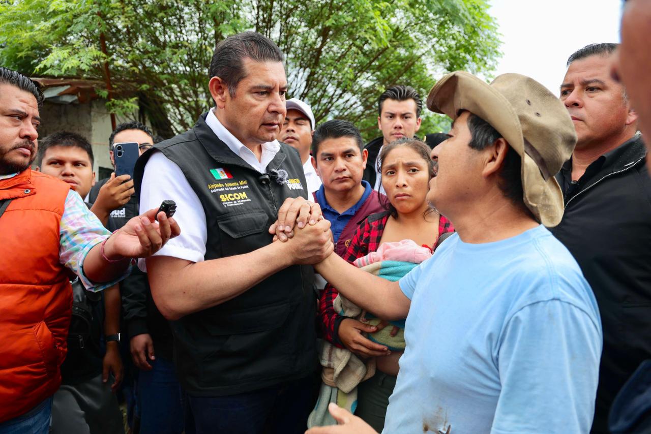 “Primero las vidas, luego las casas”: Armenta en Xicotepec tras las lluvias
