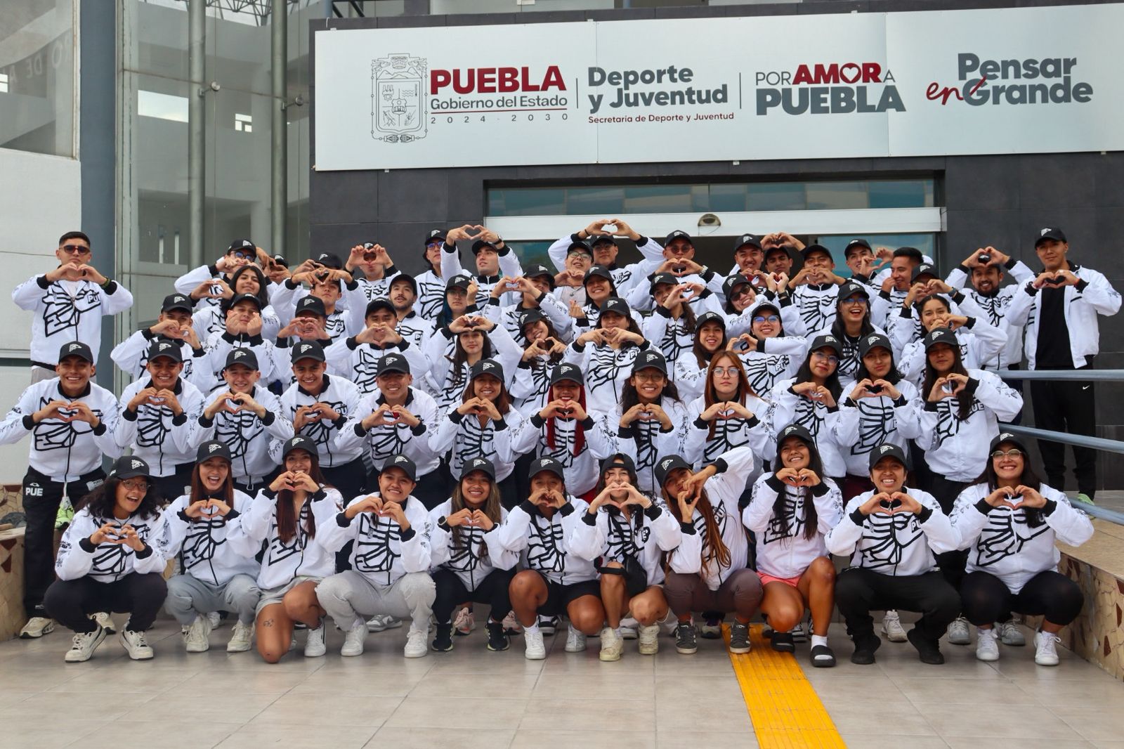 Orgullo de origen: deportistas poblanos viajan a Morelos para los Juegos Nacionales Indígenas
