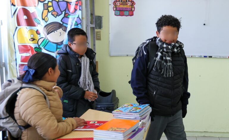 Arranca el horario de invierno en escuelas poblanas: entrada 30 minutos más tarde