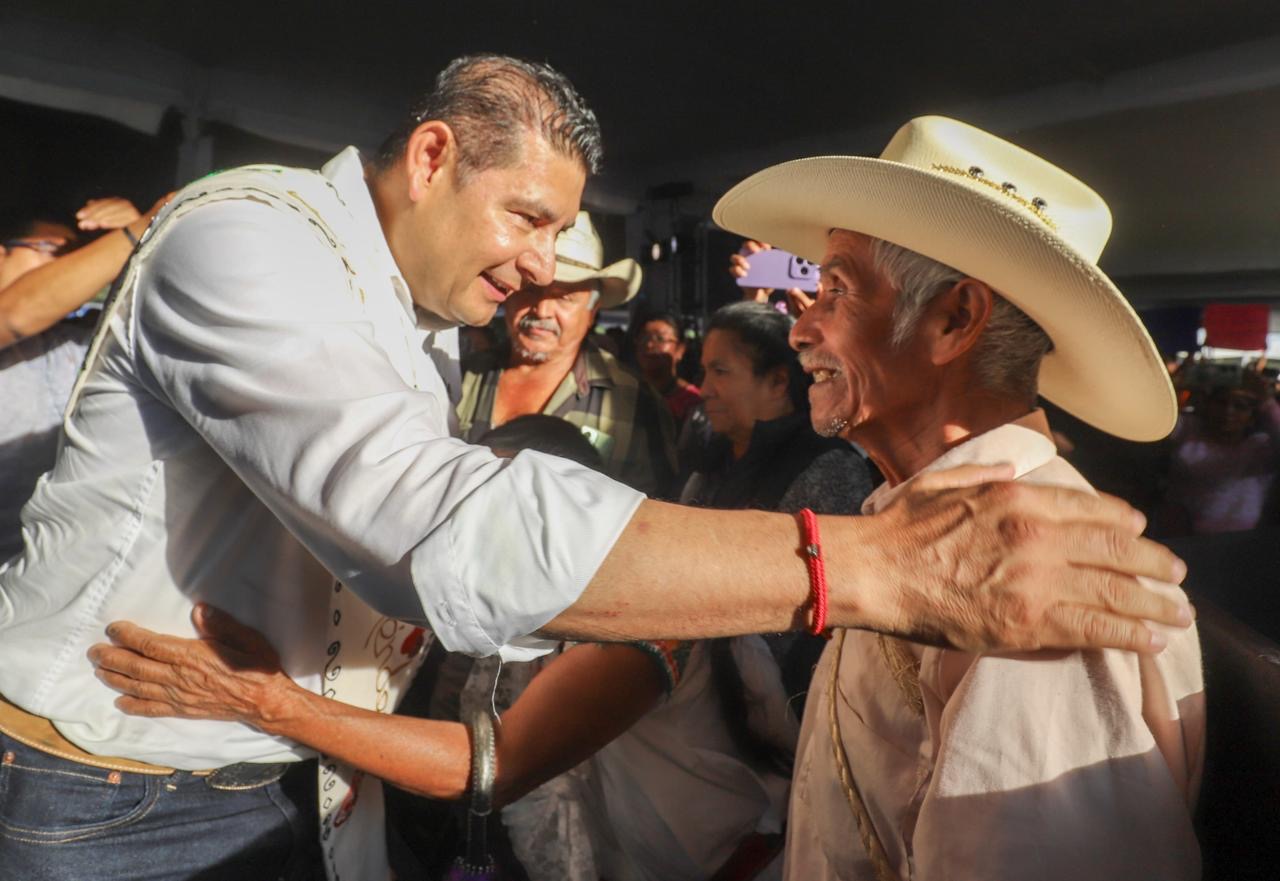 El campo despierta: Armenta inyecta 33 mdp y promete 200 tractores para 2026