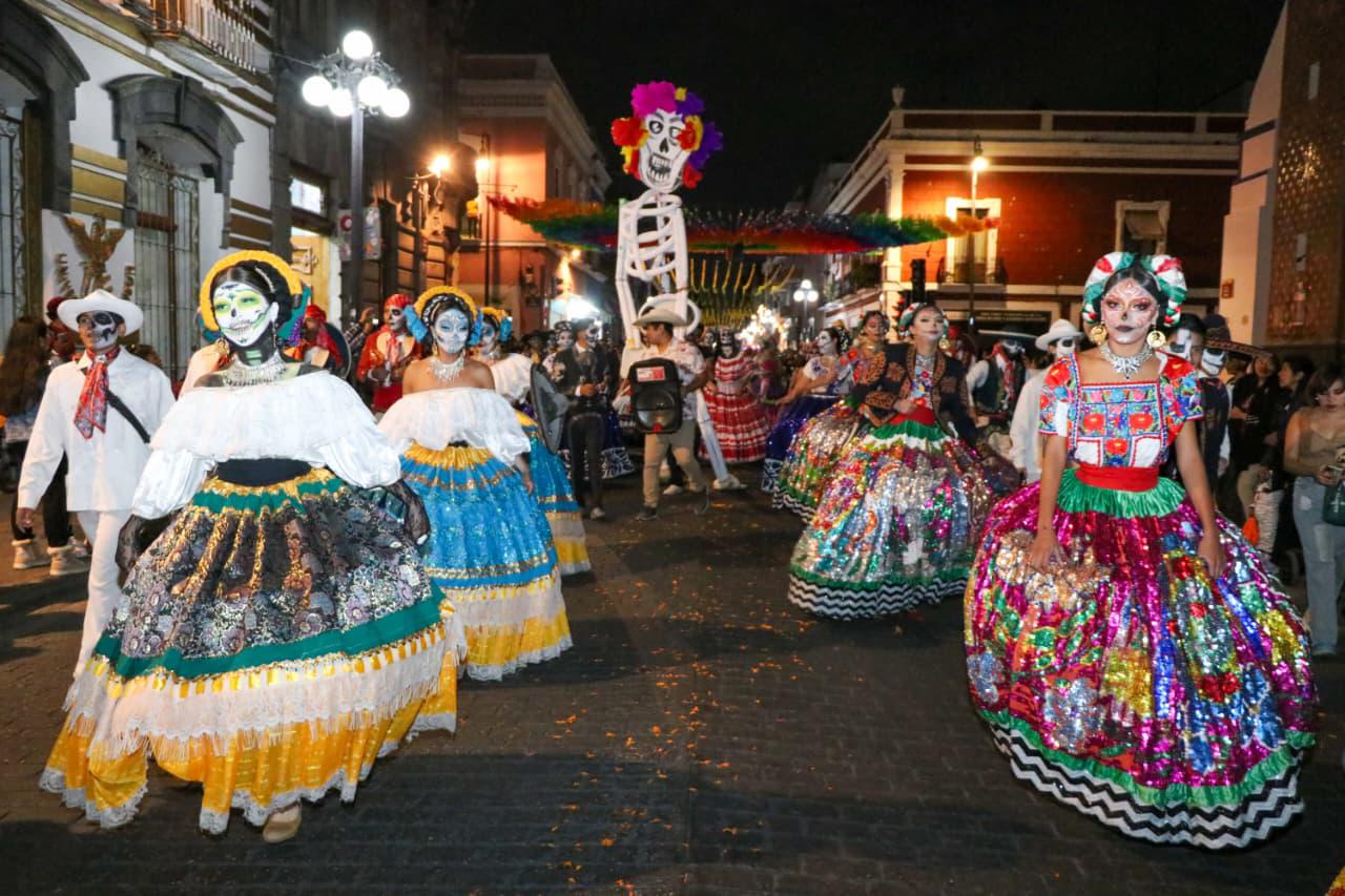 Puebla celebró la vida y la memoria con el desfile “Entre Vivos y Muertos”