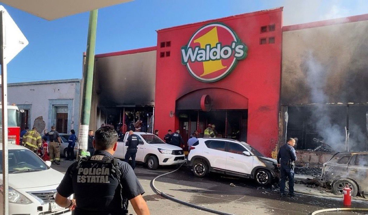 Cierran 68 sucursales de la tienda Waldos en Hermosillo, Sonora, tras explosión