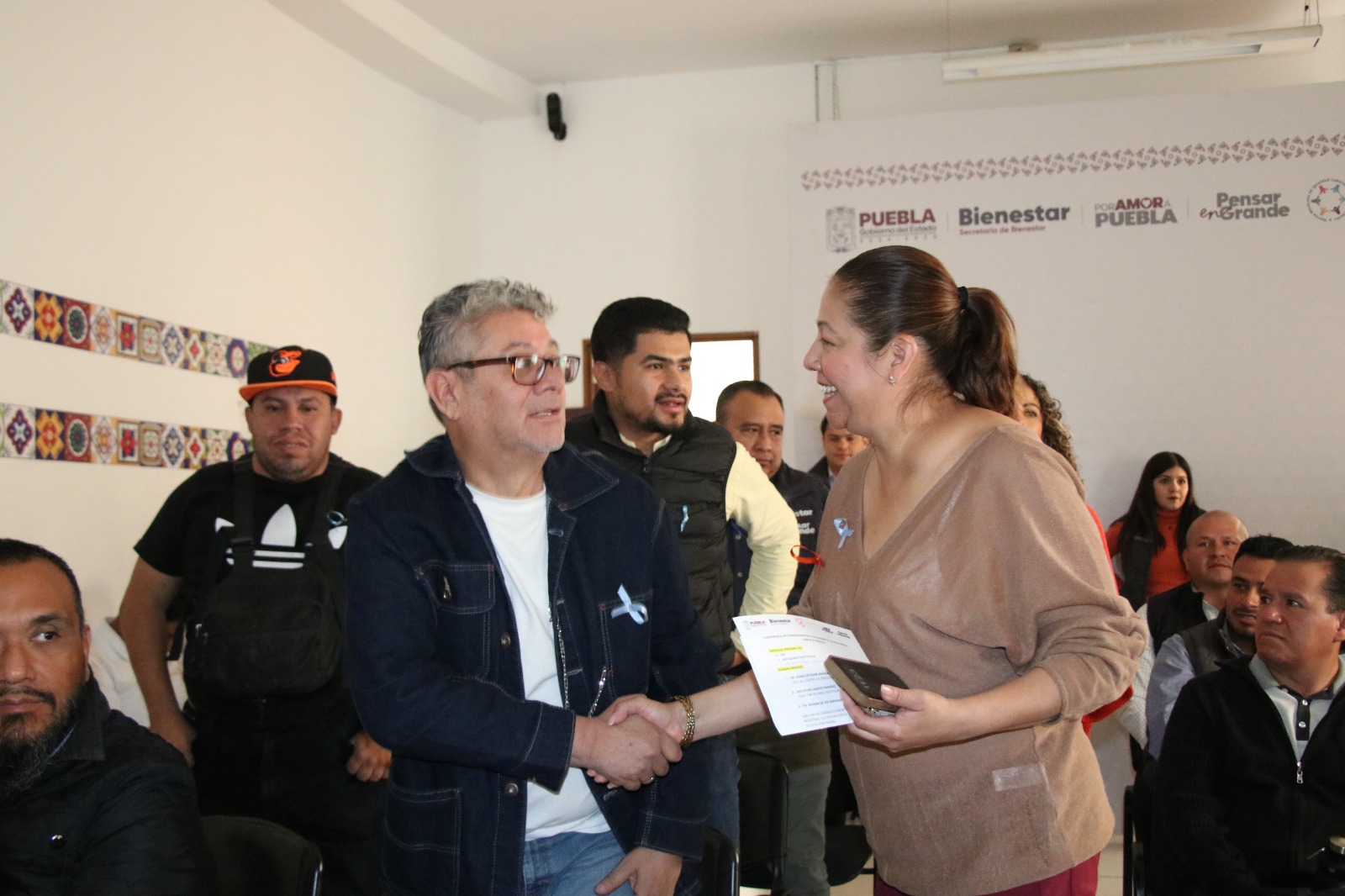Una jornada para cuidar a quienes cuidan: Bienestar acerca salud y prevención a su propio equipo