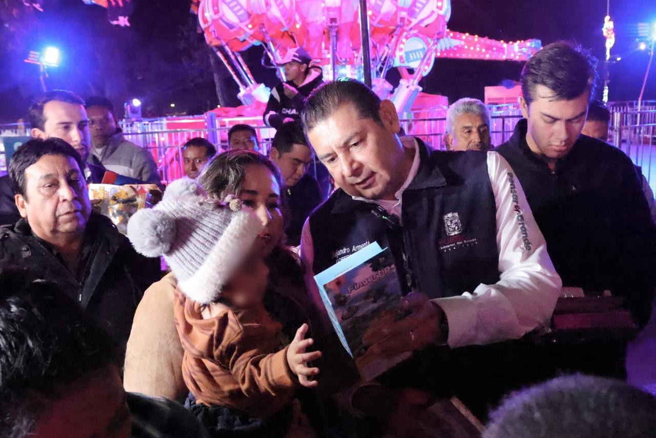 Juguetes, sonrisas y convivencia fortalecen la Navidad en Puebla