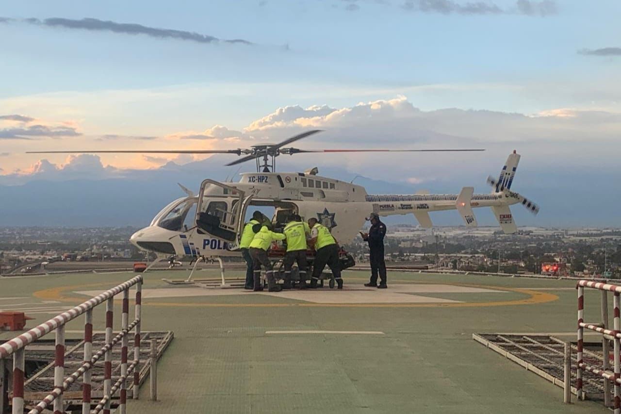 Traslado aéreo interhospitalario permite atención especializada a paciente de Acatlán