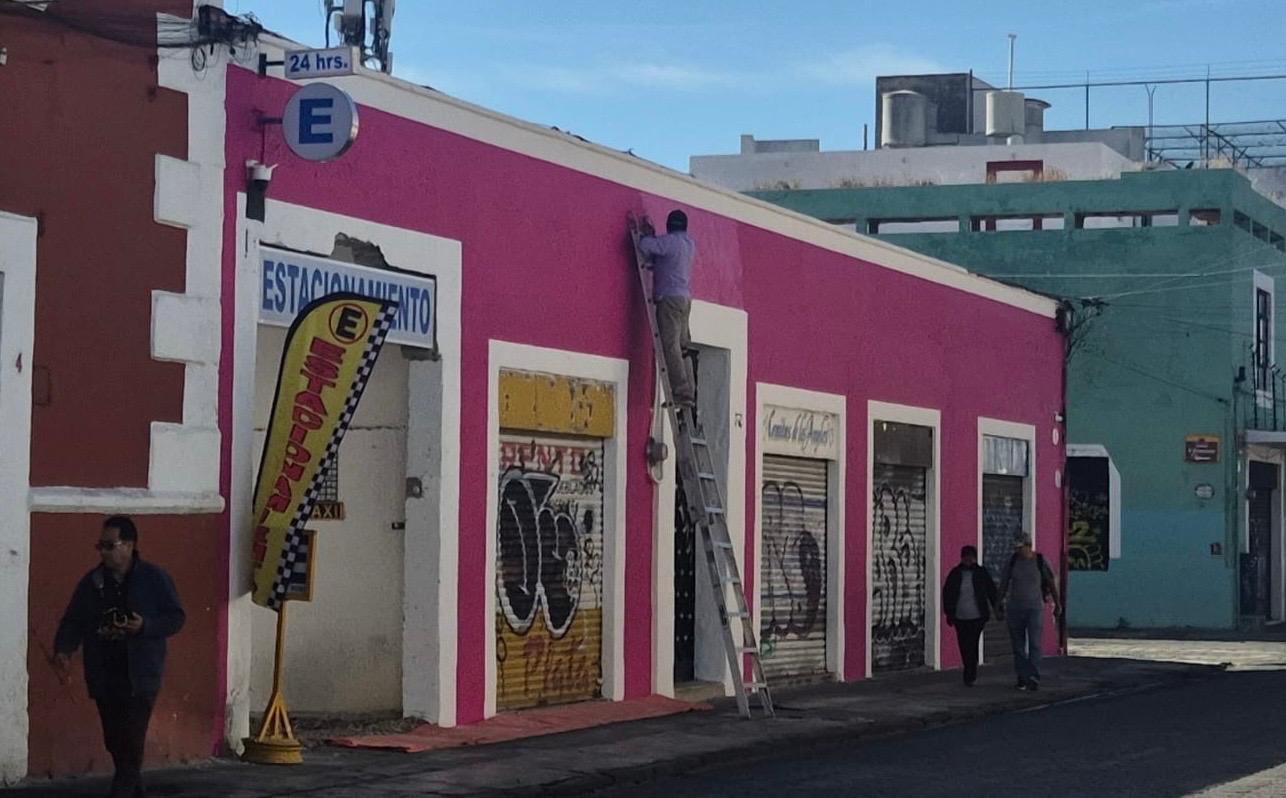 Ayuntamiento de Puebla llama a comerciantes del Centro Histórico a regularizar anuncios