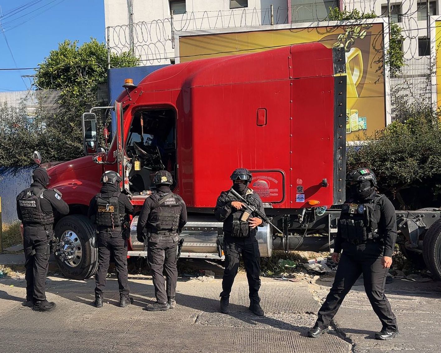 Recuperan tráiler robado en Puebla en operativo exprés con apoyo aéreo y terrestre